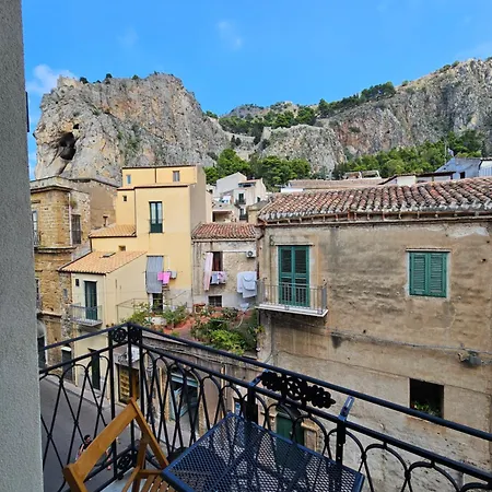 Kefale - Di Charme Nel Cuore Di * Cefalu